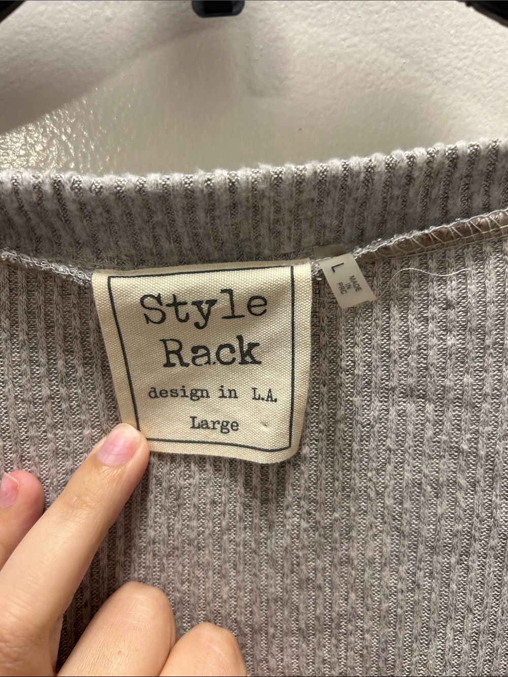 Light Gray Ribbed V-Neck Pullover Sweater - Picture 2 of 3